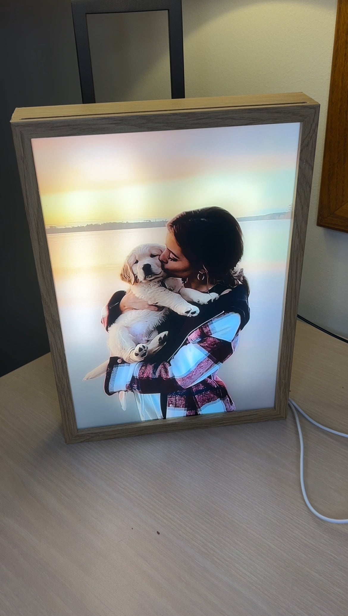 Customizable Light-Up Pet frame